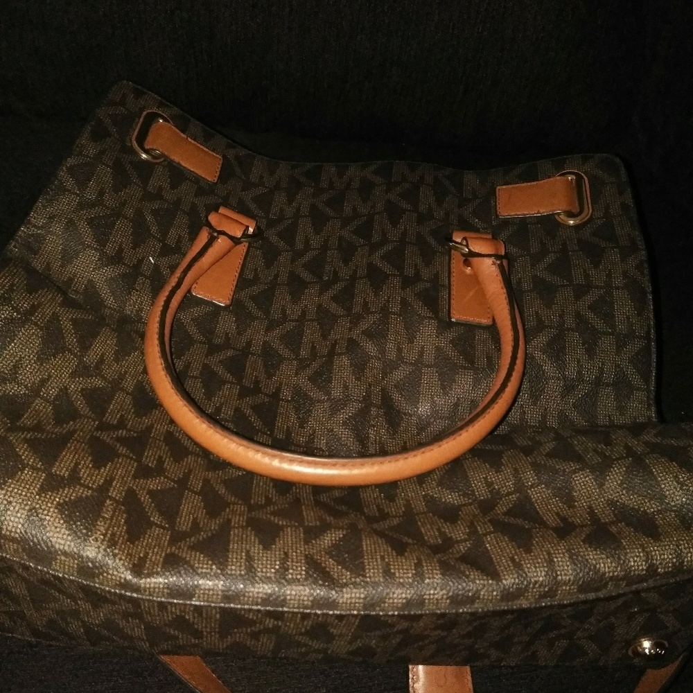 Michael Kors Monogram hand bag